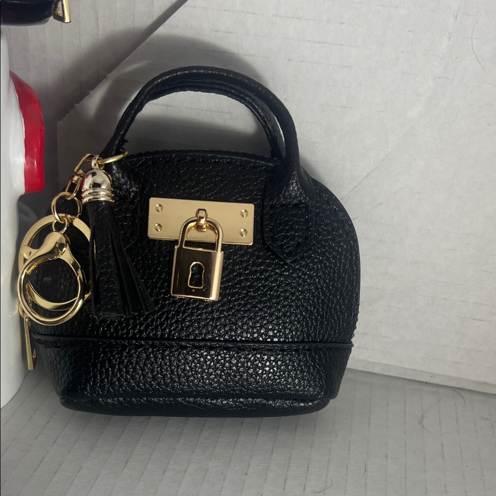 Elegant Black and Red Mini Bag with Gold Accents - Picture 5 of 8
